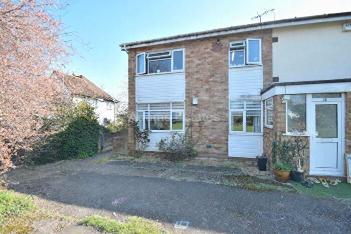 2 Bedroom Maisonette For Sale In Mowbray Drive, Reading, RG30