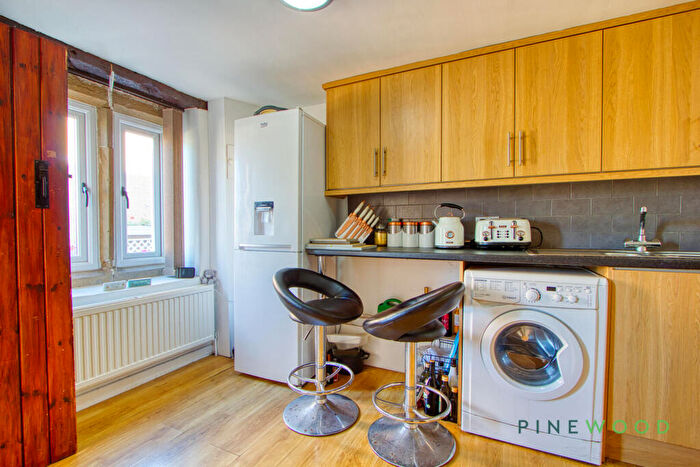 2 Bedroom Cottage For Sale In Netherthorpe, Staveley, Chesterfield, Derbyshire, S43