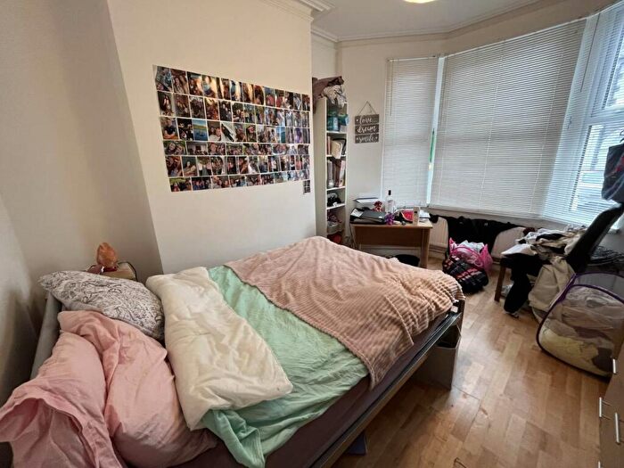 5 Bedroom House To Rent In Dogfield Street, Cathays, CF24