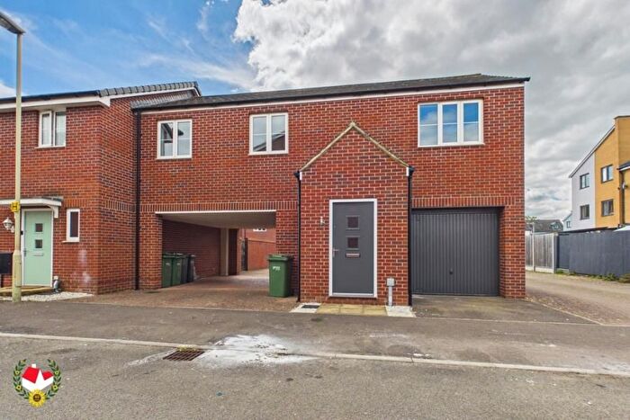 2 Bedroom Flat To Rent In Lime Tree Avenue, Hardwicke, GL2