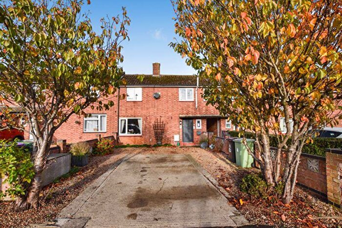 3 Bedroom Terraced House For Sale In Kesteven Road, Stamford, PE9