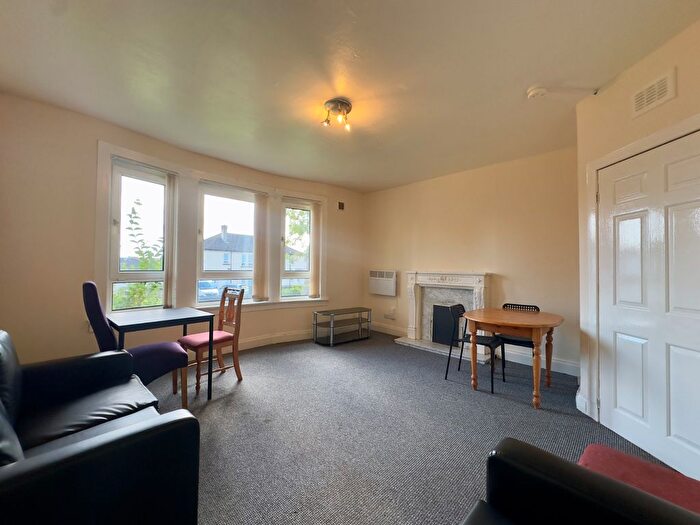 2 Bedroom Flat To Rent In Carnwadric Road, Thornliebank, Glasgow, G46