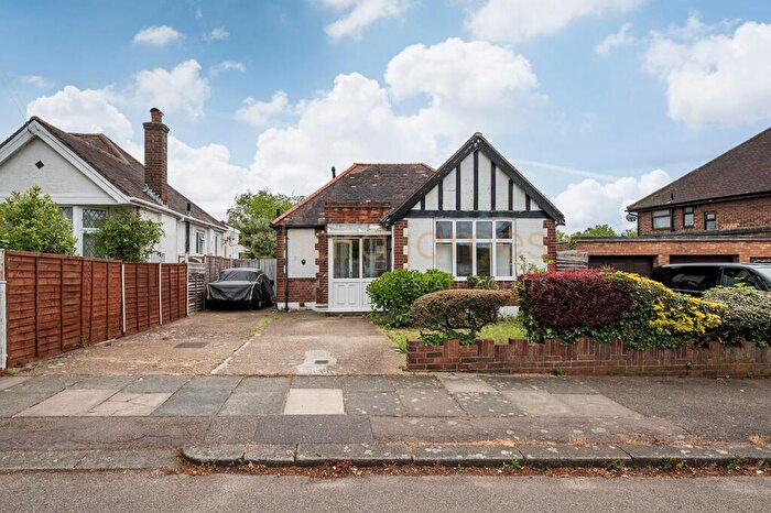 2 Bedroom House For Sale In Featherstone Road, Mill Hill, NW7
