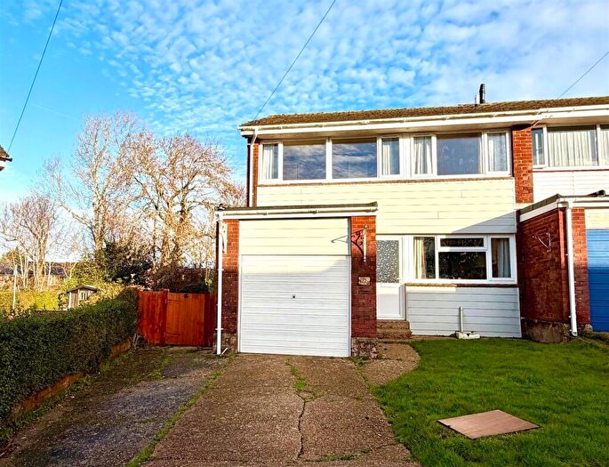3 Bedroom End Of Terrace House For Sale In Gordon Road, Newport, Isle Of Wight, PO30