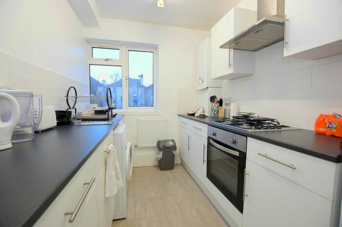 2 Bedroom Flat To Rent In Harford House, Bethwin Road, London, SE5