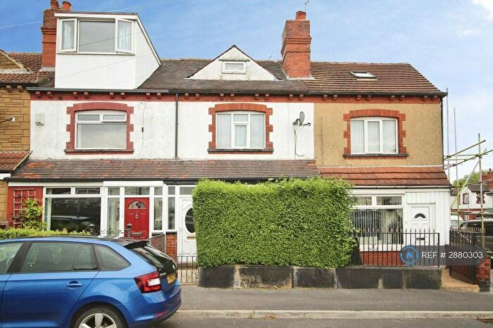3 Bedroom Terraced House To Rent In Halliday Place, Leeds, LS12