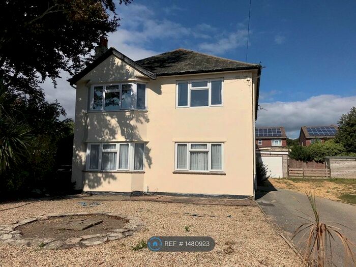 2 Bedroom Flat To Rent In Brailswood Road, Poole, BH15
