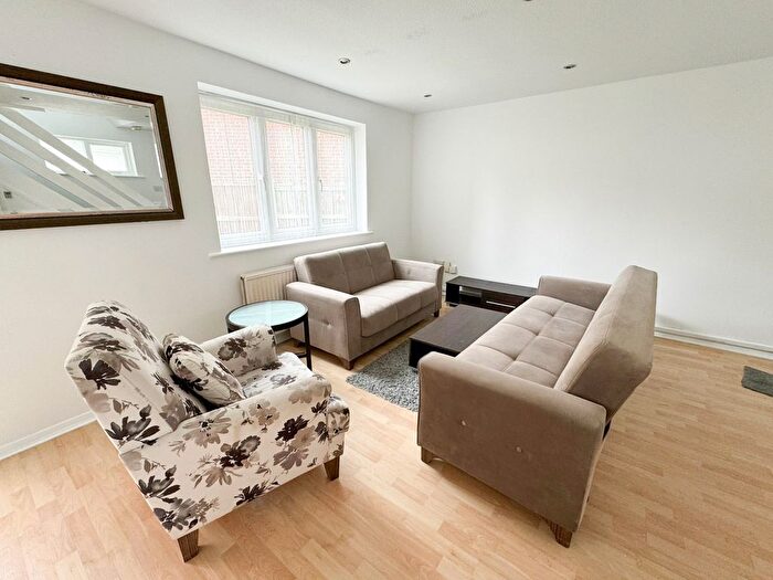 3 Bedroom Semi-Detached House To Rent In Gurney Close, Barking, Essex, Uk, IG11