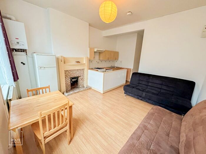 1 Bedroom Flat To Rent In Stoke Newington High Street, Hackney, N16