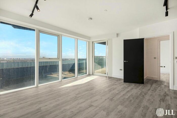 1 Bedroom Flat To Rent In Portal Way, London, W3