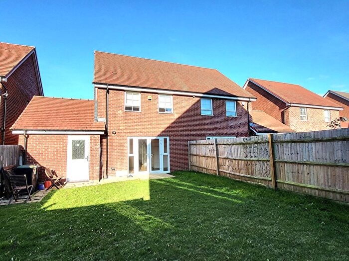 3 Bedroom Detached House To Rent In Woodwhite Way, Hemel Hempstead, HP2