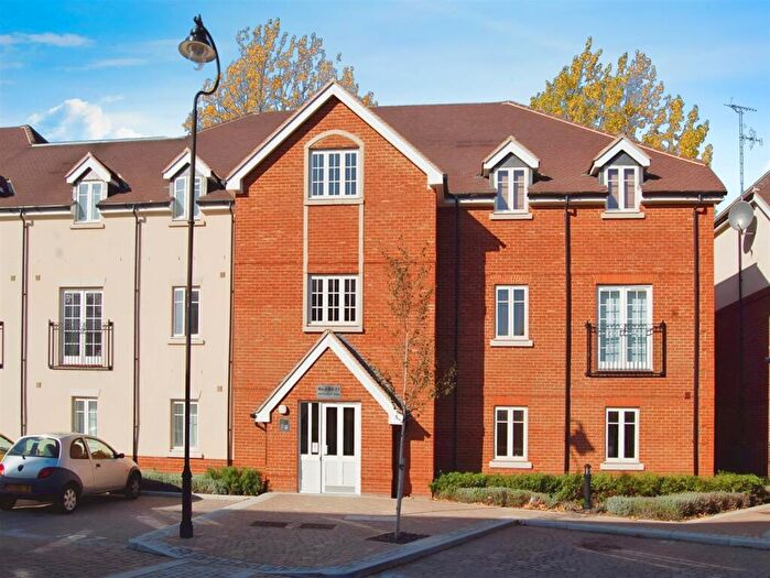 2 Bedroom Flat To Rent In Peppermint Road, Hitchin, Hertfordshire, SG5