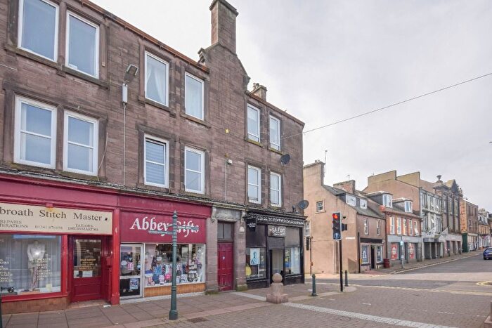 2 Bedroom Flat To Rent In High Street, Arbroath, Angus, DD11