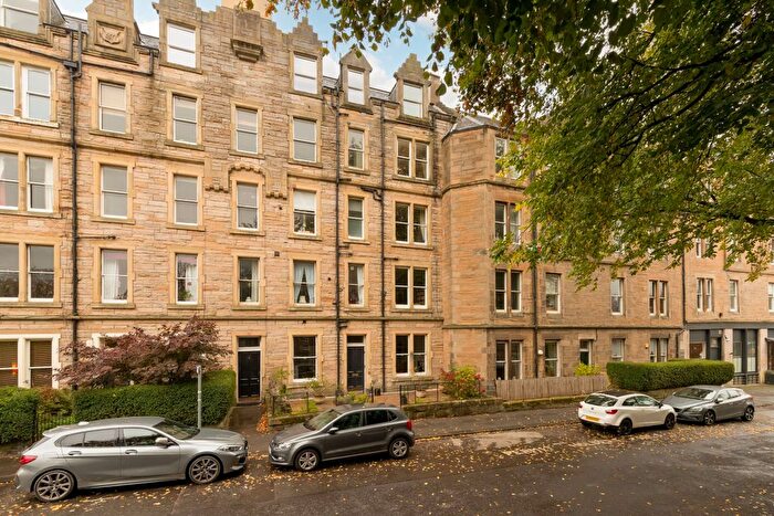 2 Bedroom Flat For Sale In / Marchmont Crescent, Marchmont, EH9