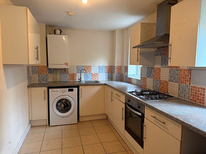 2 Bedroom Flat To Rent In Ashfield Avenue, Moseley, Birmingham, B14