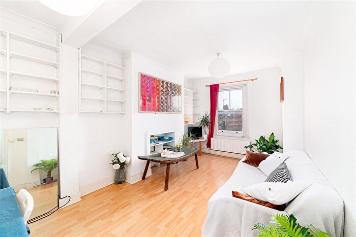 3 Bedroom Flat To Rent In Pember Road, Kensal Rise, NW10