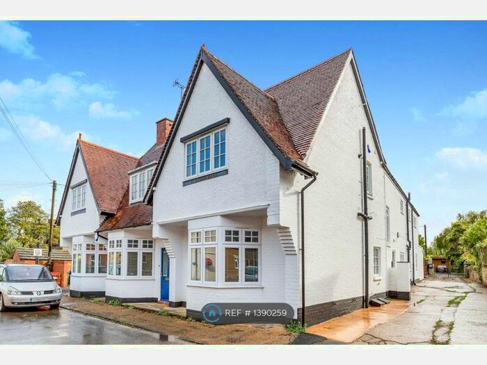 2 Bedroom Flat To Rent In High Street, Gayton, Northampton, NN7