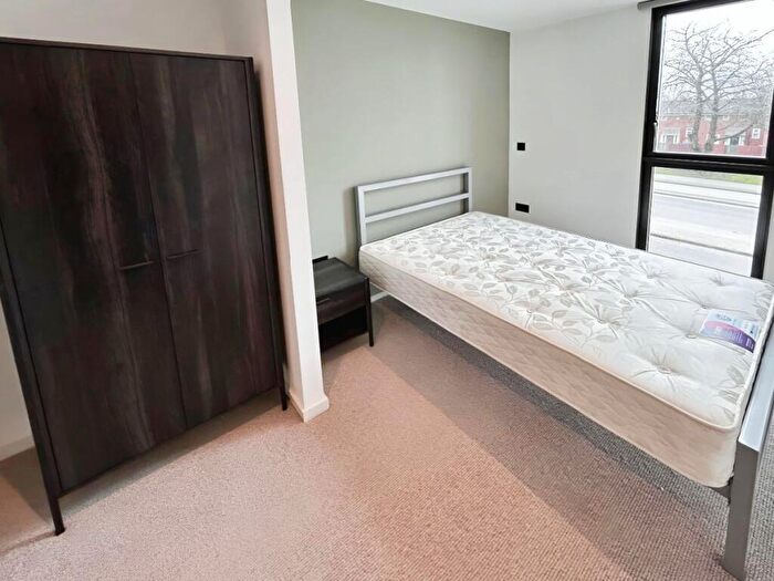 2 Bedroom Apartment To Rent In St Georges Gardens, M15