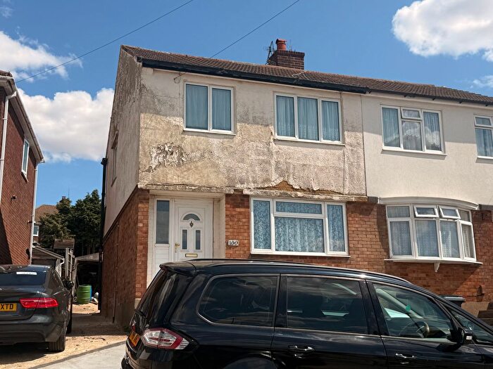3 Bedroom Detached House To Rent In Pennine Avenue, Luton, LU3
