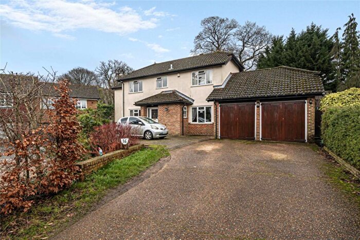 6 Bedroom Detached House For Sale In Rolinsden Way, Keston, BR2