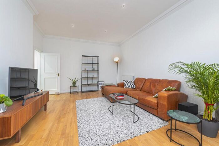 2 Bedroom Apartment To Rent In The Avenue, NW6