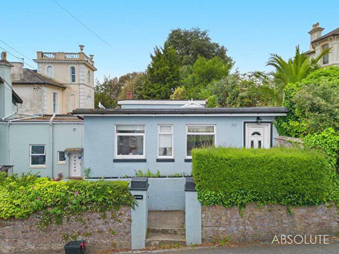2 Bedroom Semi-detached Bungalow For Sale In Higher Warberry Road, Torquay, TQ1