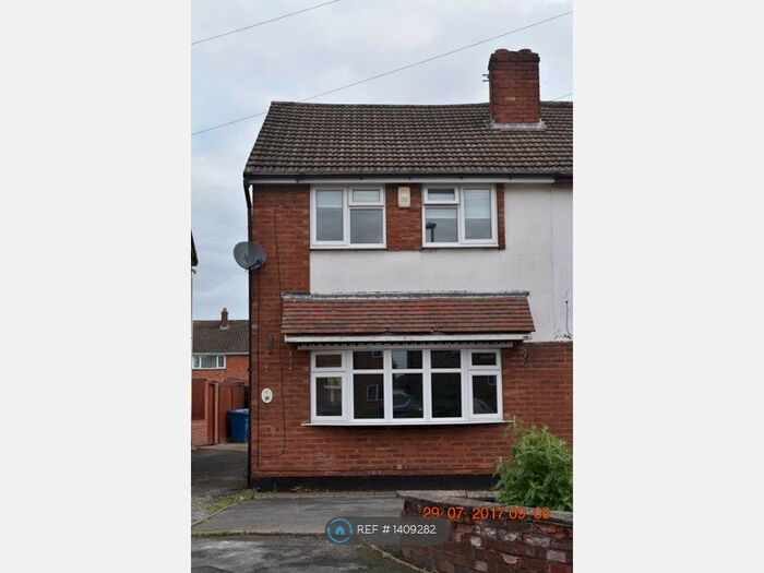 3 Bedroom Semi-Detached House To Rent In Woodford Crescent, Burntwood, WS7