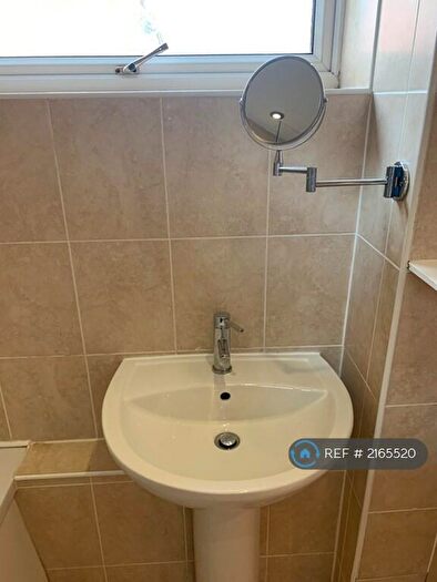 2 Bedroom Flat To Rent In Chelwood Close, Chippenham, SN14