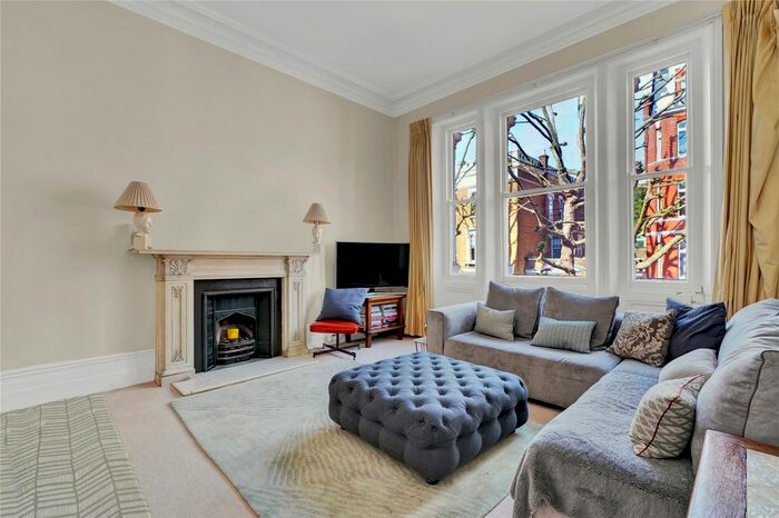 2 Bedroom Flat To Rent In Holland Park Gardens, London, W14