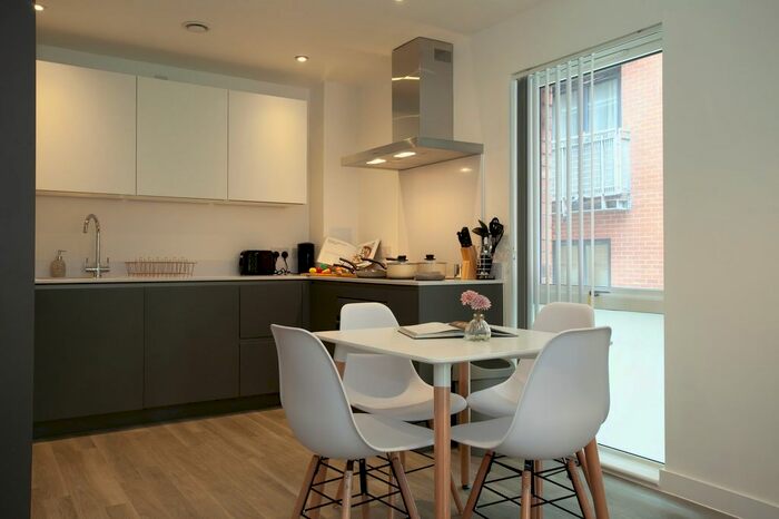 2 Bedroom Flat To Rent In Simpson Street, Halo House, M4