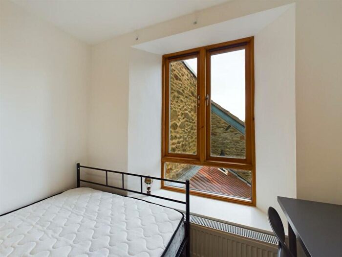 4 Bedroom Flat To Rent In High Street, Bristol, BS16