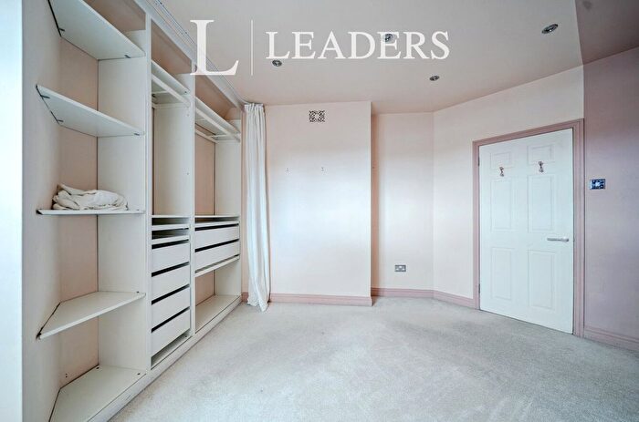 2 Bedroom Flat For Sale In Church Road, Paddock Wood, TN12