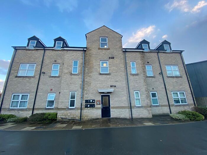 3 Bedroom Apartment To Rent In Bruntcliffe Road, Morley, Leeds, LS27