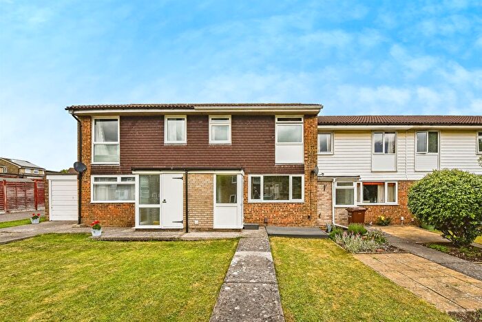 3 Bedroom Terraced House For Sale In Farley Close, Frome, BA11