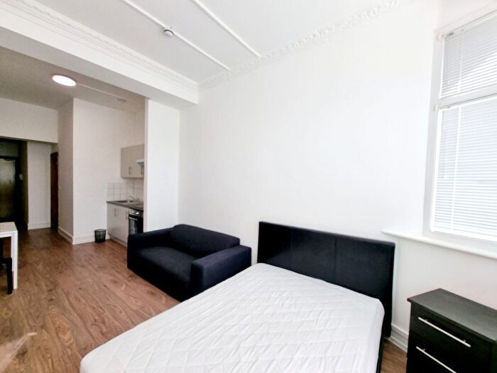 Studio To Rent In Burnside Road, Dagenham Chadwell Heath, RM8