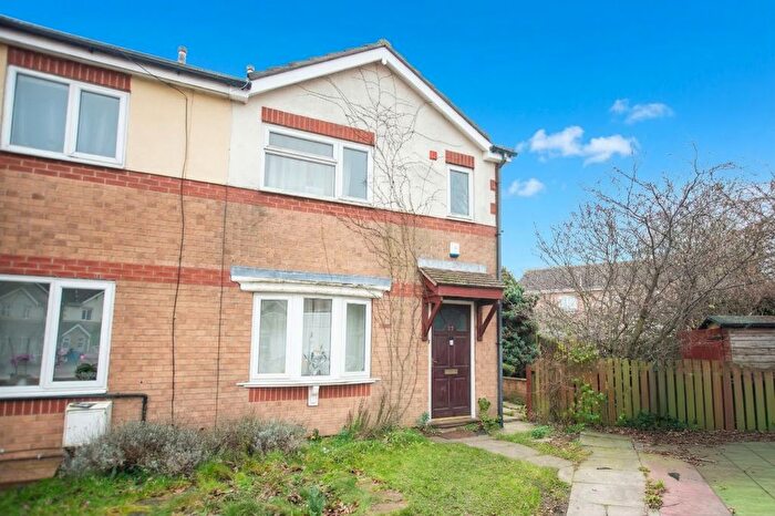 3 Bedroom Semi Detached House To Rent In St. Abbs Close, Kingston Upon Hull, HU9