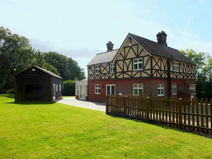 4 Bedroom Character Property To Rent In Swanmore, Nr Bishops Waltham / Winchester, Hampshire, SO32