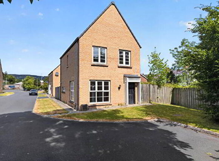 3 Bedroom Detached House For Sale In Eaton Court, Belfast, BT17