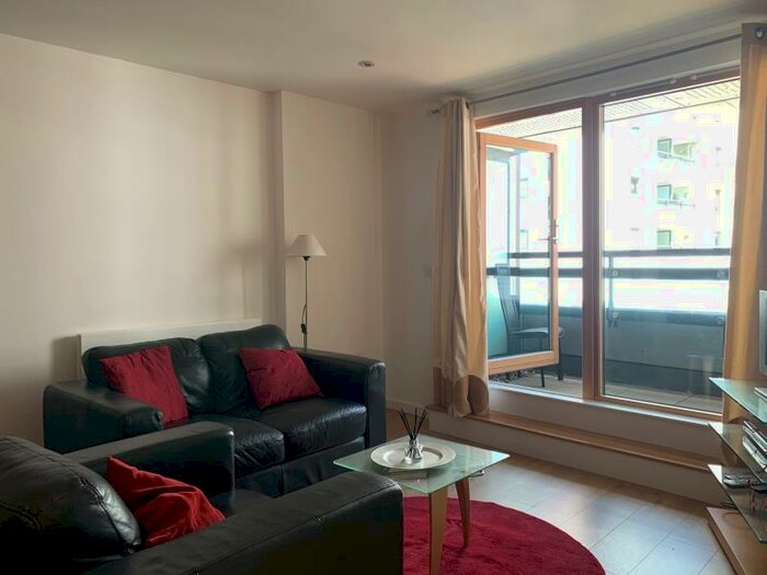 2 Bedroom Apartment To Rent In Gateway South, East Street, LS9