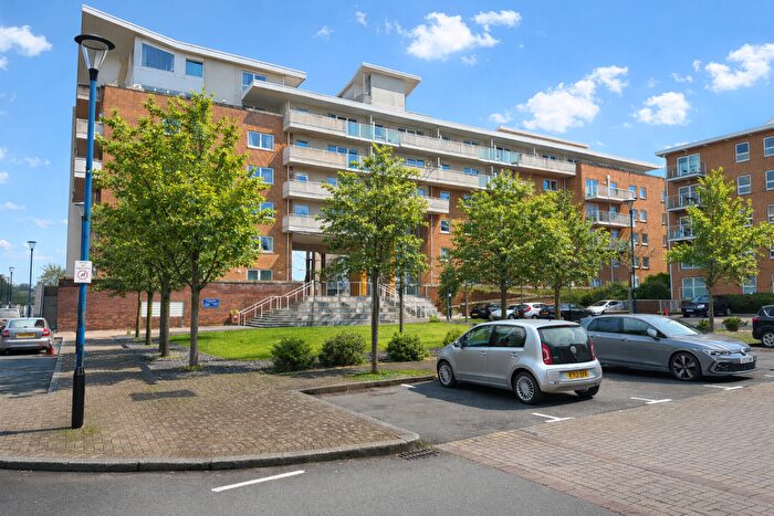 1 Bedroom Flat For Sale In Hansen Court, Century Wharf, Cardiff, CF10