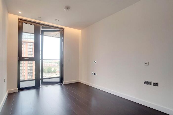 2 Bedroom Apartment To Rent In Haines House, The Residence, Nine Elms, SW11