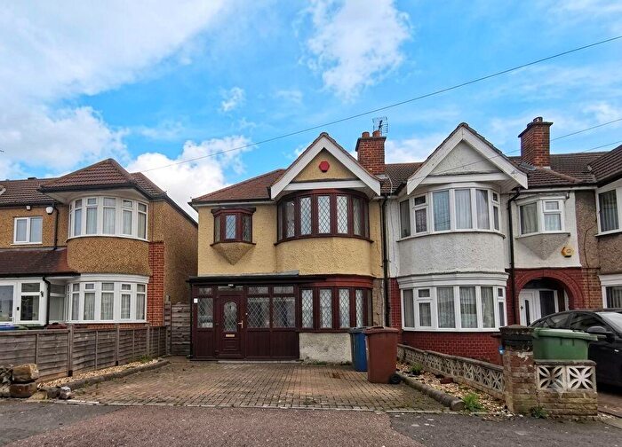 3 Bedroom Semi-Detached House For Sale In Waverley Road, Rayners Lane, HA2