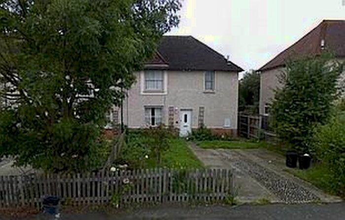 4 Bedroom Semi-Detached House To Rent In Shepherds Hill, Guildford, Surrey, GU2