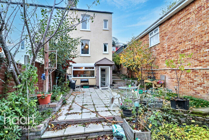 3 Bedroom End Of Terrace House For Sale In Beacon Road, Chatham, ME5