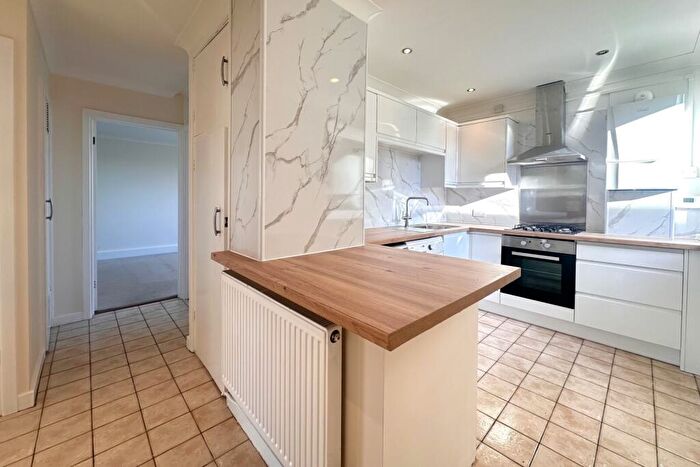 2 Bedroom Apartment For Sale In Hutton Road, Shenfield, CM15