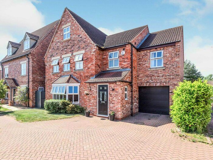 6 Bedroom Detached House For Sale In The Poplars, Epworth, Doncaster, DN9