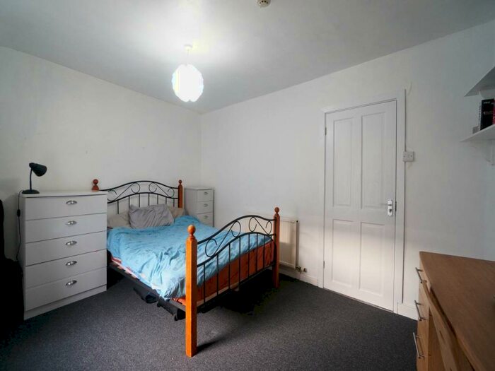 4 Bedroom House To Rent In Victoria Street, Bangor, Gwynedd, LL57