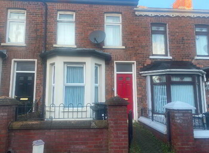 2 Bedroom Mid Terraced House For Sale In Oldpark Road, Belfast, BT14
