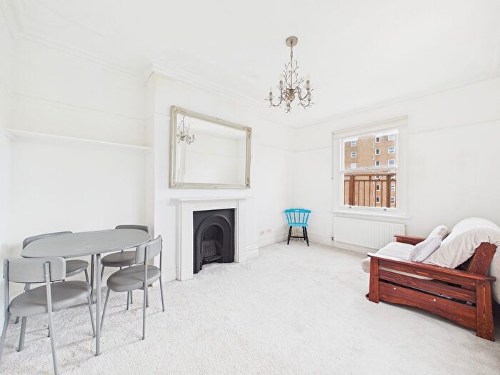 2 Bedroom Flat To Rent In Victoria Terrace, Hove, BN3