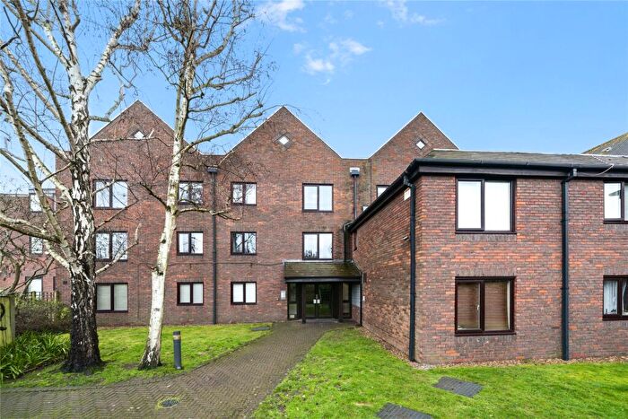 1 Bedroom Flat To Rent In Freelands Road, Cobham, Surrey, KT11